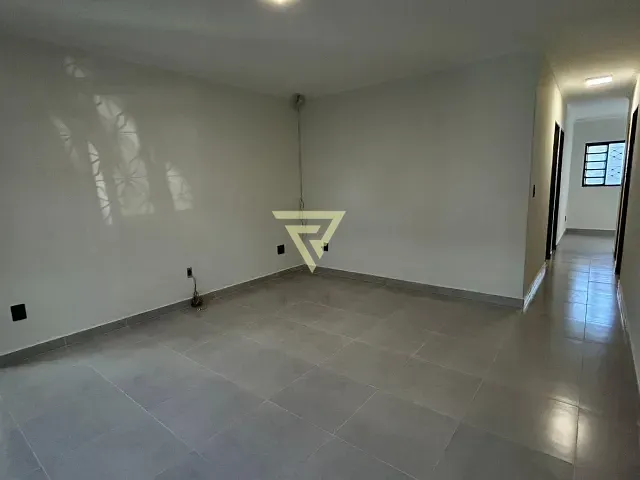 Casa 3 quartos e 2 banheiros, à venda, no bairro Presidente Dutra em Ribeirão Preto
