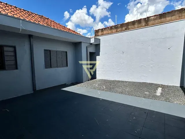 Casa 3 quartos e 2 banheiros, à venda, no bairro Presidente Dutra em Ribeirão Preto