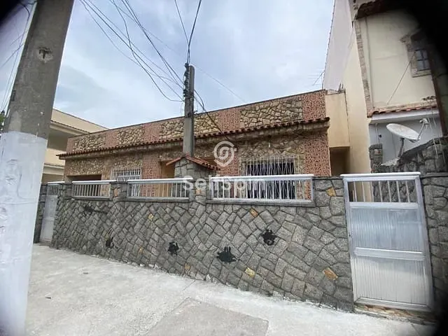 Casa com 270m² 3 quartos e 3 banheiros, para alugar, no bairro Barreto em Niterói