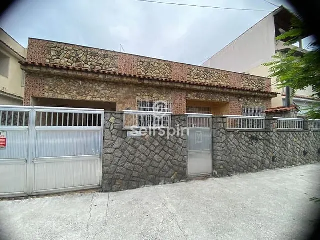Casa com 270m² 3 quartos e 3 banheiros, para alugar, no bairro Barreto em Niterói
