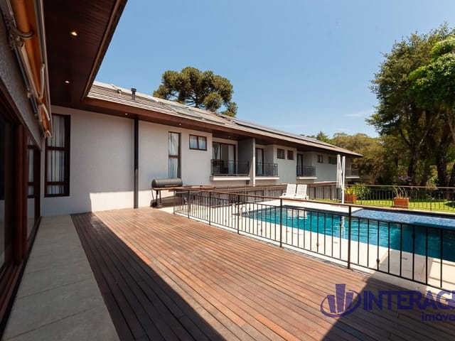 Casa com 2000m² 4 quartos e 10 banheiros, à venda, no bairro Santa Felicidade em Curitiba