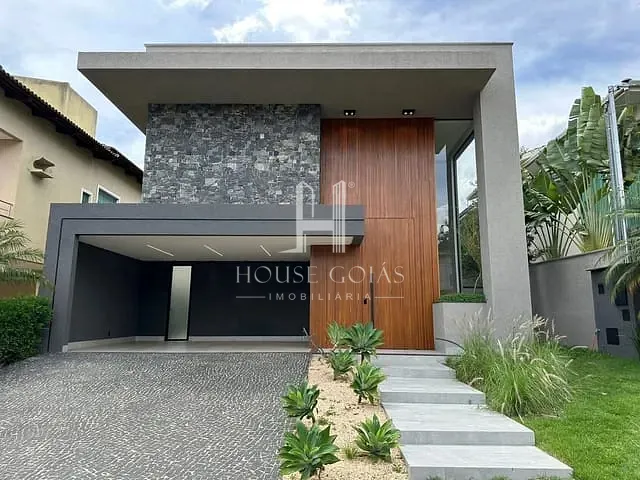 Casa com 376m² 4 quartos e 1 banheiro, à venda, no bairro Jardins Madri em Goiânia
