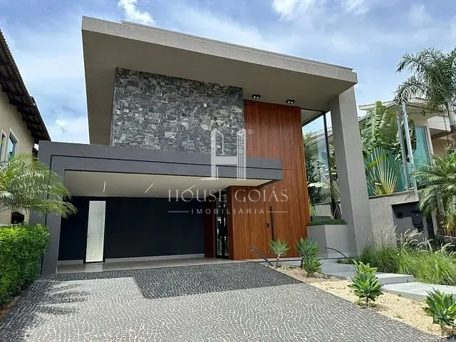 Casa com 376m² 4 quartos e 1 banheiro, à venda, no bairro Jardins Madri em Goiânia