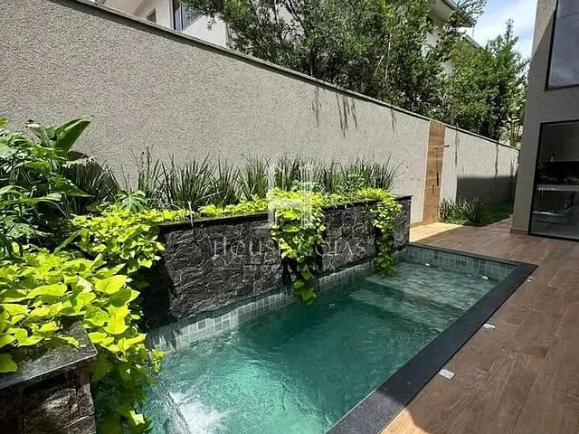 Casa com 376m² 4 quartos e 1 banheiro, à venda, no bairro Jardins Madri em Goiânia