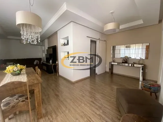 Casa com 300m² 2 quartos e 3 banheiros, à venda, no bairro Alpes em Londrina