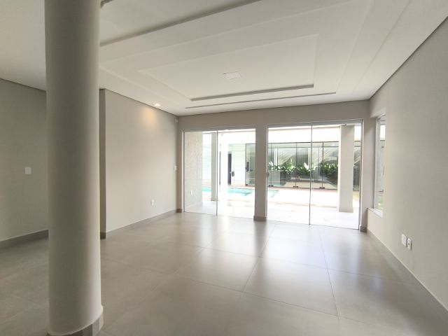 Casa 4 quartos e 5 banheiros, à venda, no bairro Esperança em Londrina