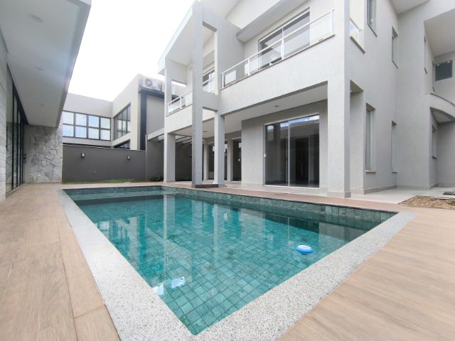 Casa 4 quartos e 5 banheiros, à venda, no bairro Esperança em Londrina