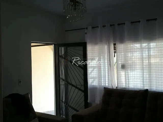 Casa com 200m² 3 quartos e 2 banheiros, à venda, no bairro Jardim Monte Carlo em Arapongas