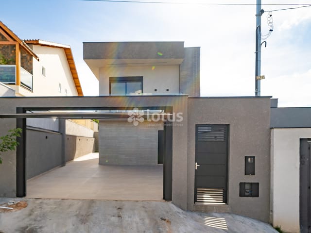 Casa 3 quartos e 3 banheiros, à venda, no bairro Centro em Cajamar