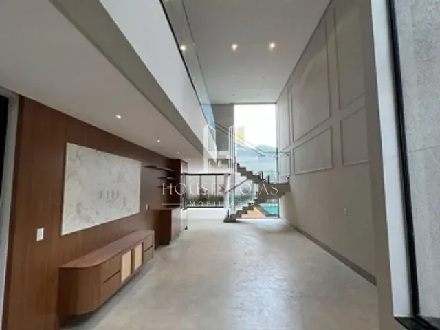 Casa com 370m² 4 quartos e 1 banheiro, à venda, no bairro Jardins Madri em Goiânia