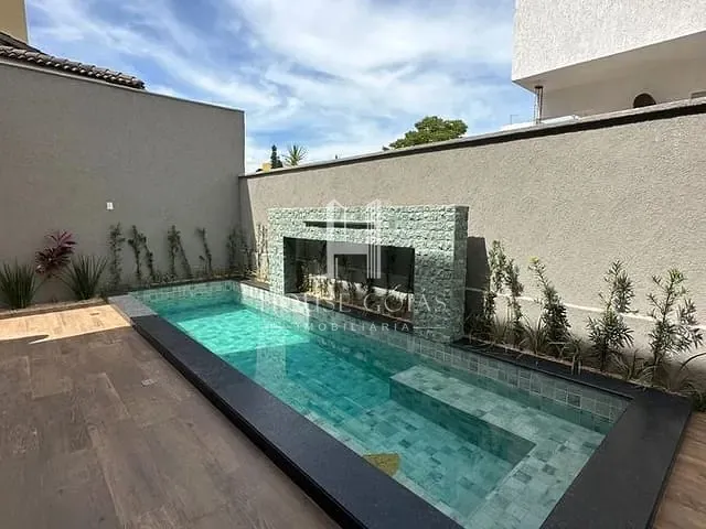 Casa com 370m² 4 quartos e 1 banheiro, à venda, no bairro Jardins Madri em Goiânia