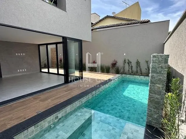 Casa com 370m² 4 quartos e 1 banheiro, à venda, no bairro Jardins Madri em Goiânia