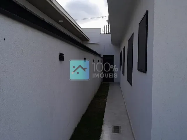 Casa com 300m² 3 quartos e 2 banheiros, à venda, no bairro Parque Residencial Maria Elmira em Caçapava