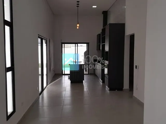 Casa com 300m² 3 quartos e 2 banheiros, à venda, no bairro Parque Residencial Maria Elmira em Caçapava