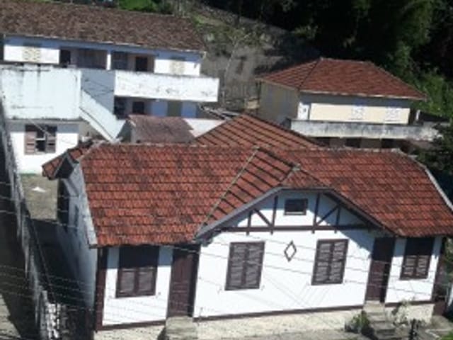 Casa à venda, no bairro Valparaíso em Petrópolis