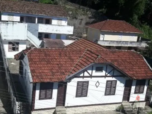 Casa à venda, no bairro Valparaíso em Petrópolis