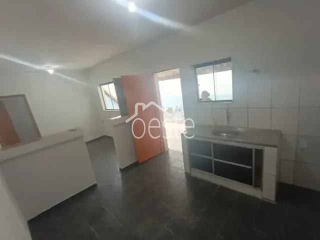 Casa com 50m² 1 quarto e 1 banheiro, para alugar, no bairro Jardim dos Cedros em Santa Bárbara D'Oeste
