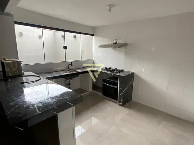 Casa 2 quartos e 1 banheiro, para alugar, no bairro Ipiranga em Ribeirão Preto