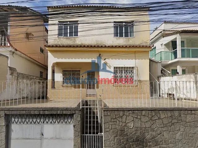 Casa com 300m² 4 quartos e 3 banheiros, à venda ou para alugar, no bairro Goiabal em Barra Mansa