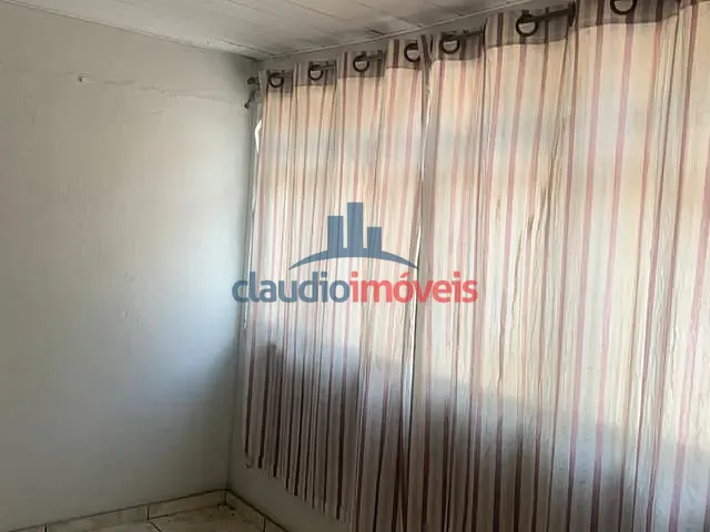 Casa com 300m² 4 quartos e 3 banheiros, à venda ou para alugar, no bairro Goiabal em Barra Mansa
