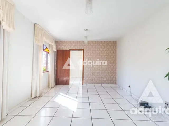 Casa com 400m² 3 quartos e 2 banheiros, à venda, no bairro Oficinas em Ponta Grossa