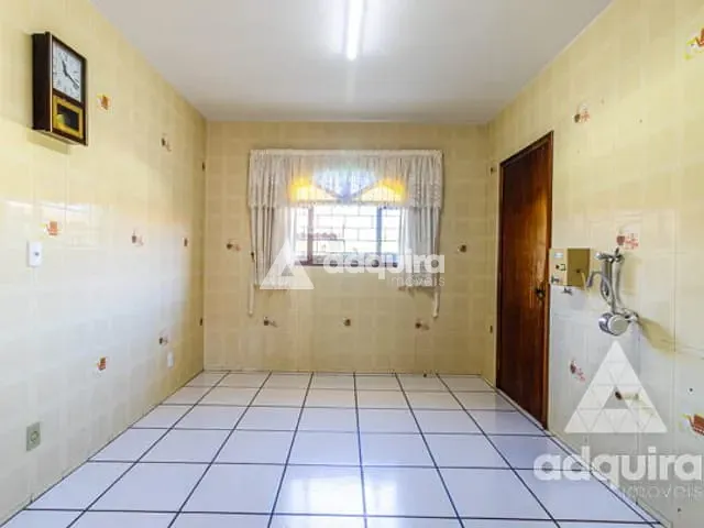 Casa com 400m² 3 quartos e 2 banheiros, à venda, no bairro Oficinas em Ponta Grossa