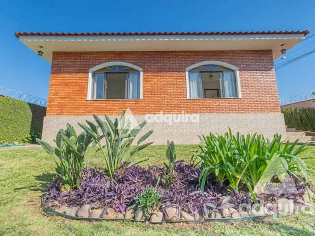 Casa com 400m² 3 quartos e 2 banheiros, à venda, no bairro Oficinas em Ponta Grossa
