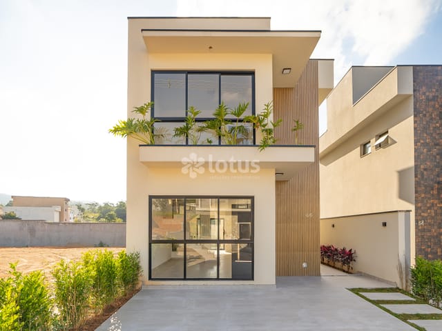 Casa com 150m² 3 quartos e 3 banheiros, à venda, no bairro Centro em Cajamar