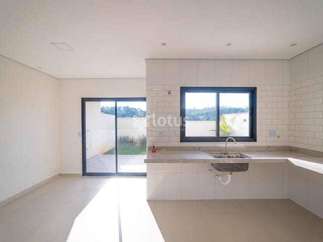 Casa com 150m² 3 quartos e 3 banheiros, à venda, no bairro Centro em Cajamar