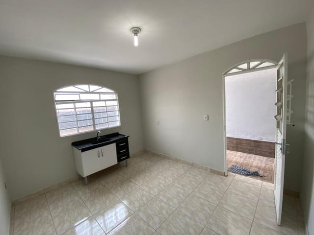 Casa com 265m² 2 quartos e 2 banheiros, à venda, no bairro Campos Elíseos em Taubaté