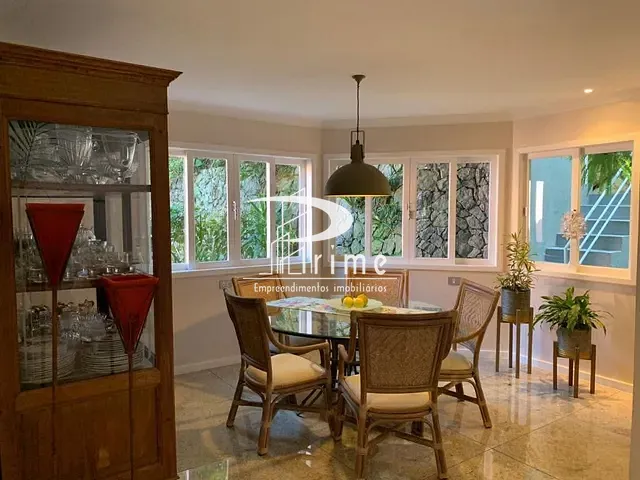 Casa com 595m² 6 quartos e 5 banheiros, à venda, no bairro Camboinhas em Niterói