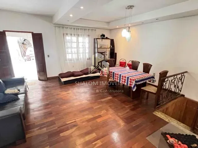 Casa 4 quartos e 2 banheiros, à venda, no bairro Trevo em Belo Horizonte