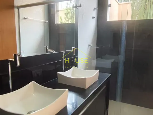 Casa com 250m² 3 quartos e 3 banheiros, à venda, no bairro Parque Residencial do Lago em Votuporanga