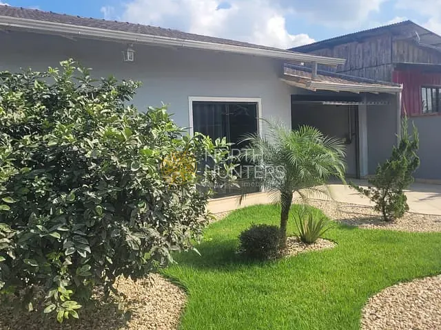 Casa com 360m² 3 quartos e 2 banheiros, à venda, no bairro Vila Nova em Joinville