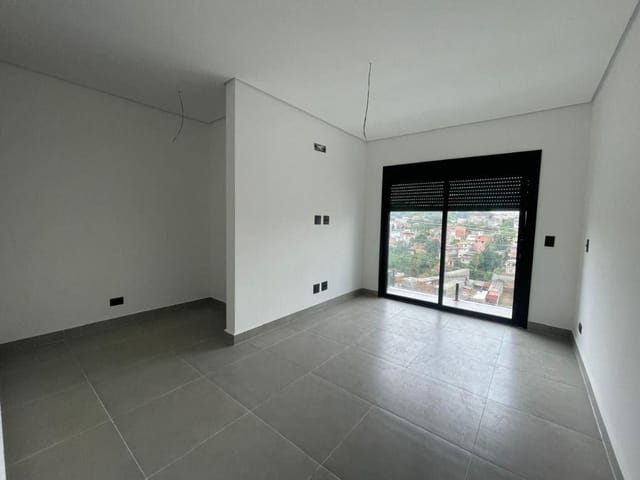 Casa 3 quartos e 2 banheiros, à venda, no bairro Villas do Jaguari em Santana de Parnaíba