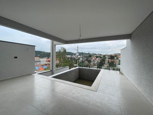 Casa 3 quartos e 2 banheiros, à venda, no bairro Villas do Jaguari em Santana de Parnaíba
