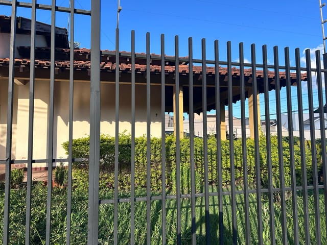 Casa com 365m² 3 quartos e 2 banheiros, à venda, no bairro Jardim Vila Rica em Cambé