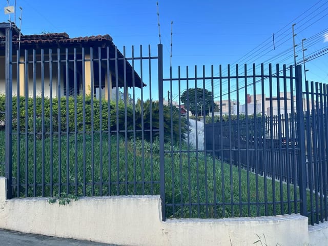Casa com 365m² 3 quartos e 2 banheiros, à venda, no bairro Jardim Vila Rica em Cambé