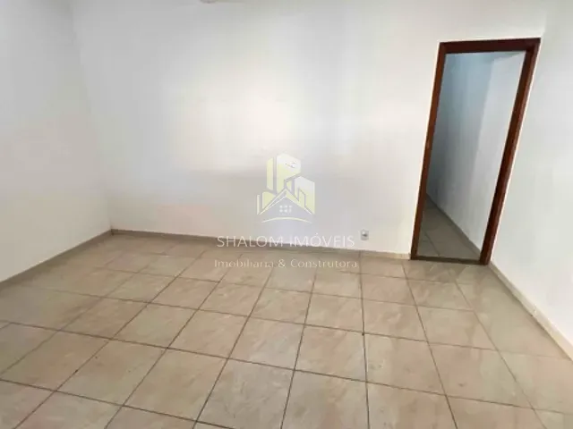 Casa com 250m² 3 quartos e 2 banheiros, à venda, no bairro Trevo em Belo Horizonte