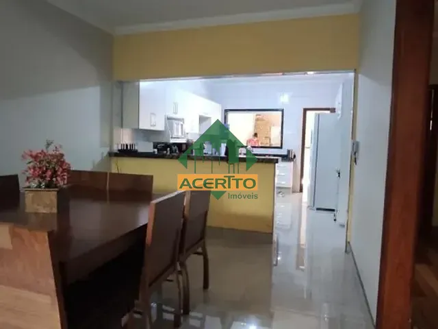 Casa com 315m² 3 quartos e 3 banheiros, à venda, no bairro Ipanema em Araçatuba