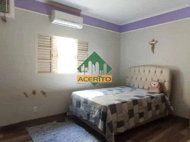 Casa com 315m² 3 quartos e 3 banheiros, à venda, no bairro Ipanema em Araçatuba