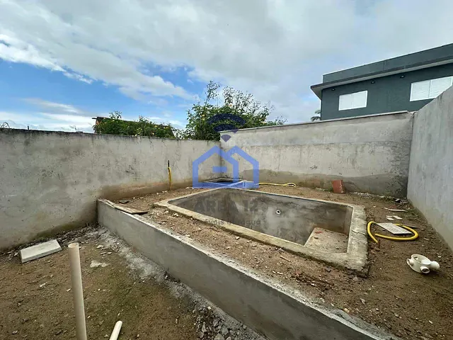 Casa com 152m² 3 quartos e 2 banheiros, à venda, no bairro Golfinho em Caraguatatuba