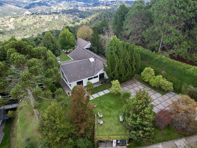 Foto do Casa - Casa em condomínio à Venda, Vila Everest, Campos do Jordão, SP | Campos & Co. Imóveis