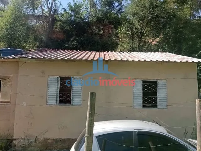 Casa 2 quartos e 1 banheiro, à venda, no bairro Vila Independência em Barra Mansa