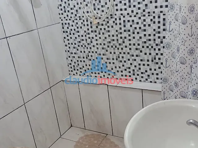 Casa 2 quartos e 1 banheiro, à venda, no bairro Vila Independência em Barra Mansa