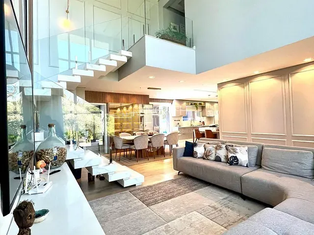 Casa com 423m² 5 quartos e 6 banheiros, à venda, no bairro Cachoeira do Bom Jesus em Florianópolis