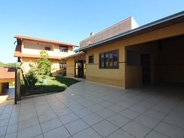 Casa com 429m² 4 quartos e 3 banheiros, à venda, no bairro Pilarzinho em Almirante Tamandaré