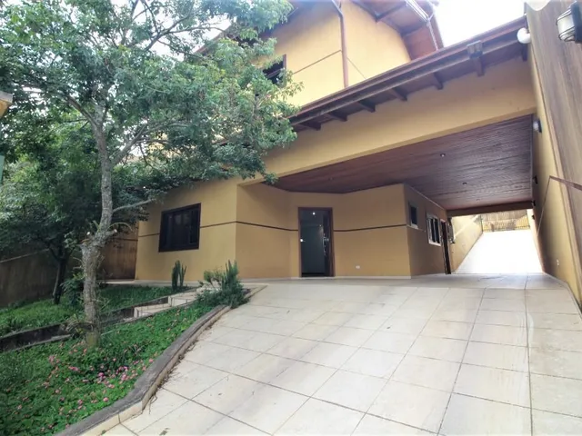 Casa com 429m² 4 quartos e 3 banheiros, à venda, no bairro Pilarzinho em Almirante Tamandaré
