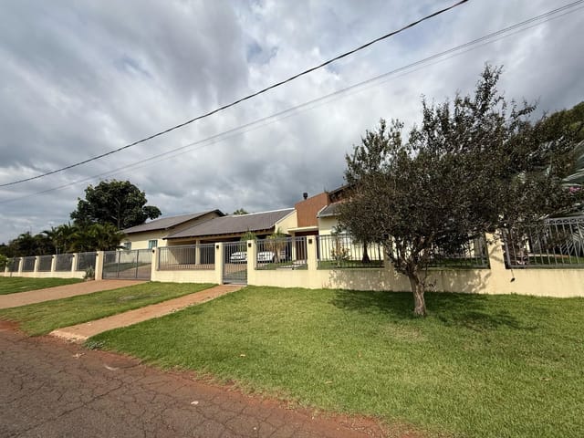 Casa com 2526m² 4 quartos e 2 banheiros, à venda, no bairro Recanto Santa Andréa em Cambé