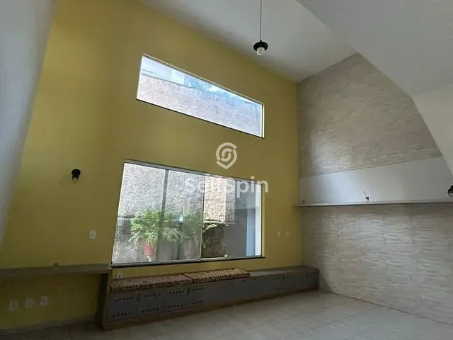 Casa com 200m² 3 quartos e 3 banheiros, para alugar, no bairro Piratininga em Niterói